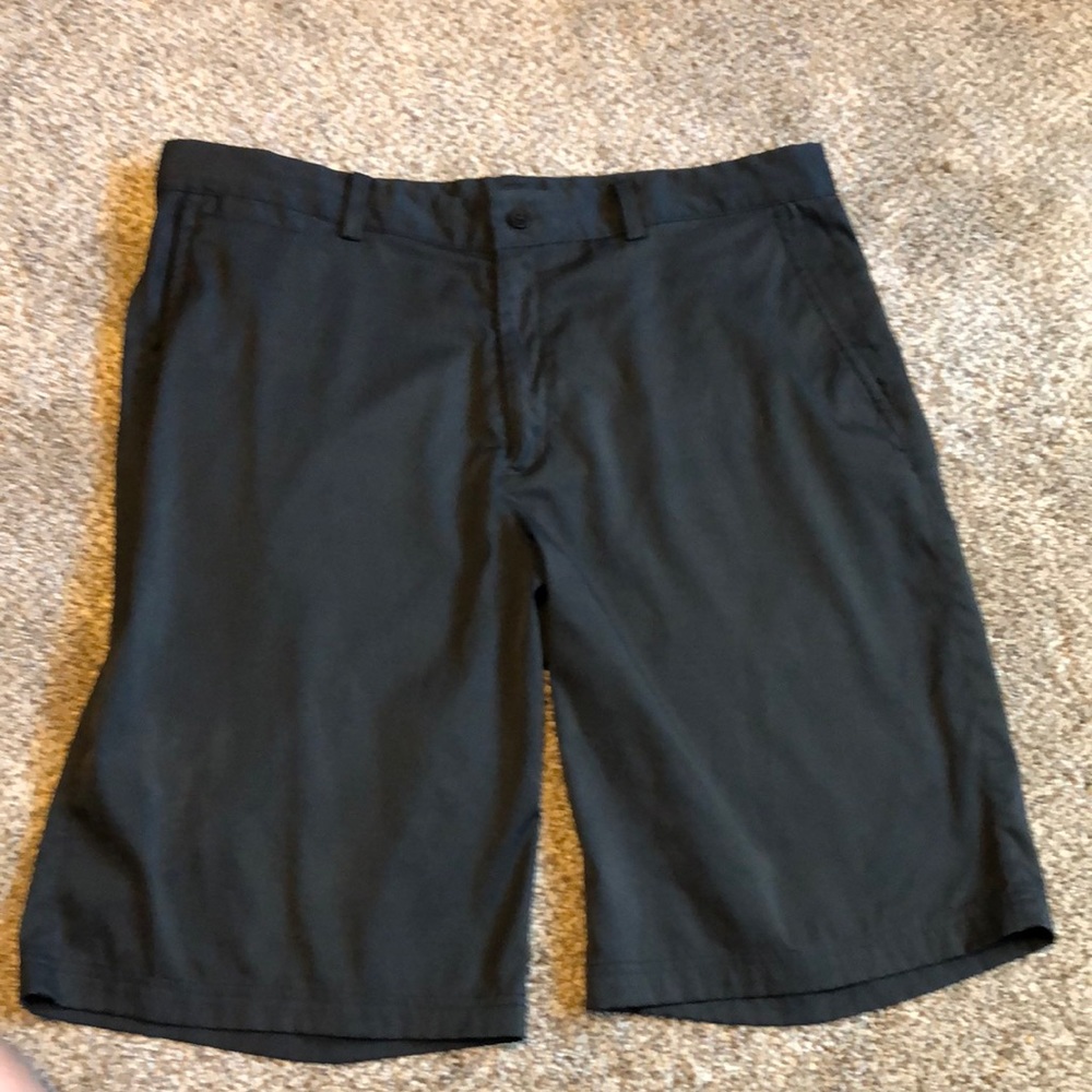 Black Nike dri fit golf shorts size 34